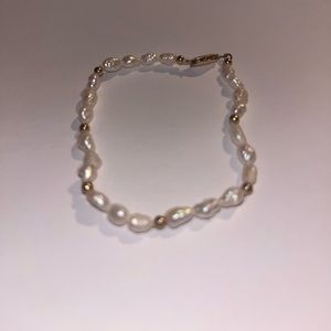 Fresh water pearl bracelet